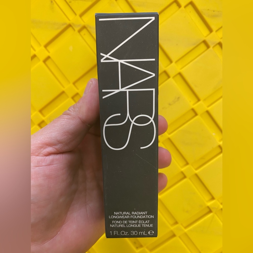 Nars natural radiant longwear foundation MED/DARK 3.6 BELEM
